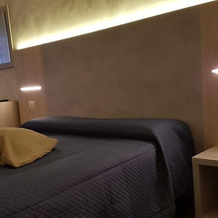 Domus Roma Hotel ภายนอก รูปภาพ