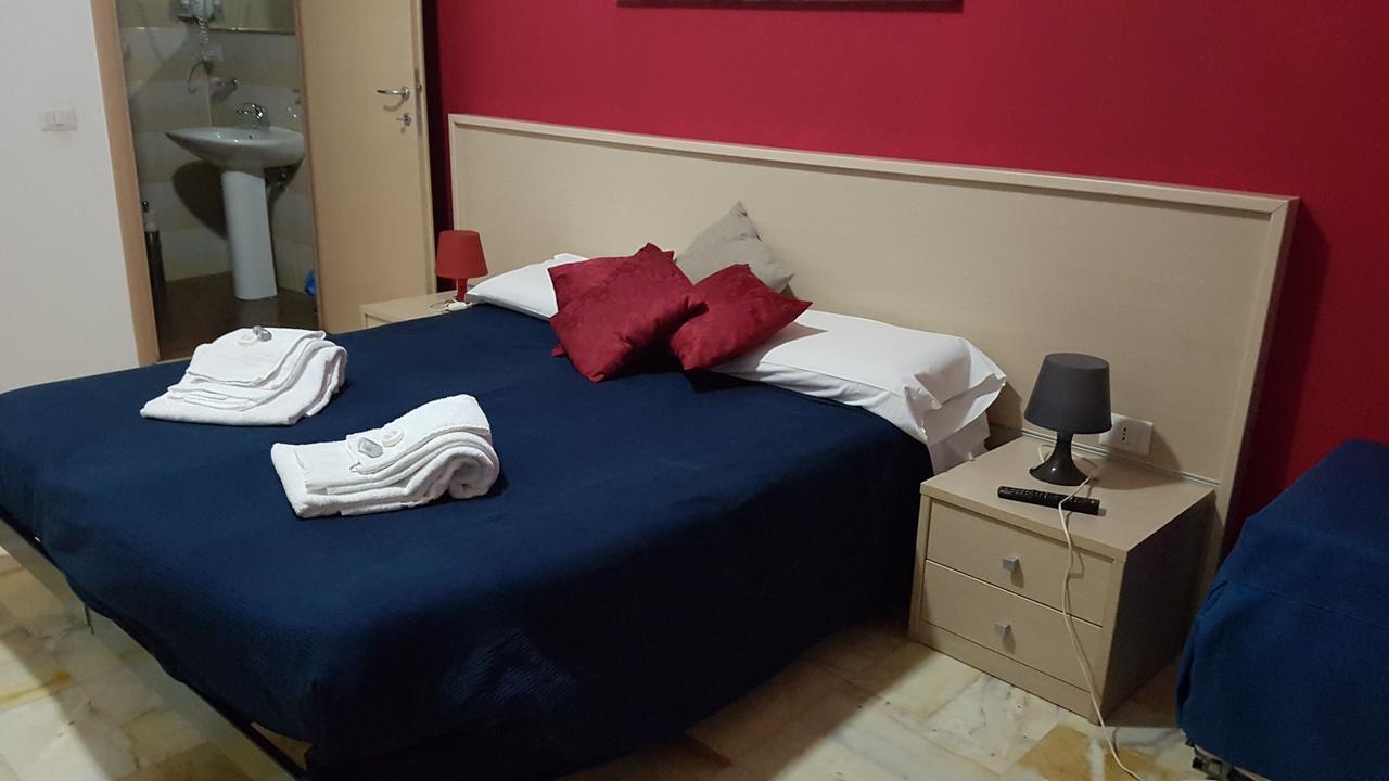 Domus Roma Hotel ภายนอก รูปภาพ